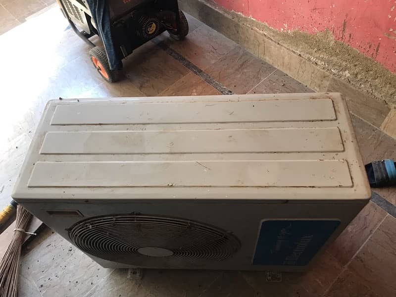 Split Ac in good and running condition 2