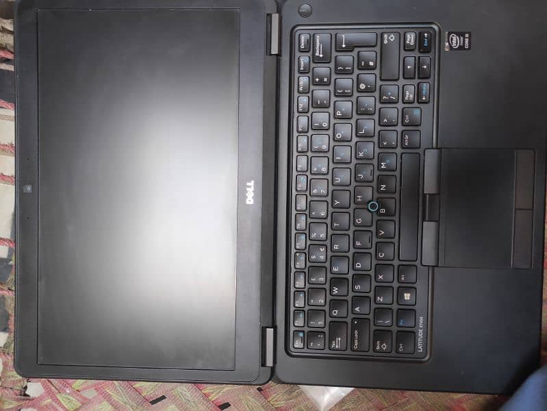 Dell 7950  black colour 8Gb ram and rom 256 SSD 2