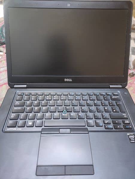 Dell 7950  black colour 8Gb ram and rom 256 SSD 5