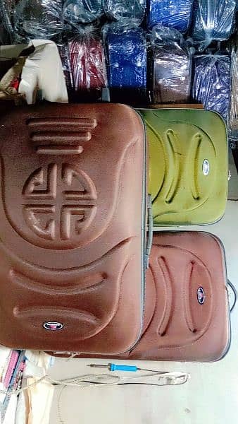 pack of 3 Traveling beautiful bags on hole sale rate only. . . . . . 1