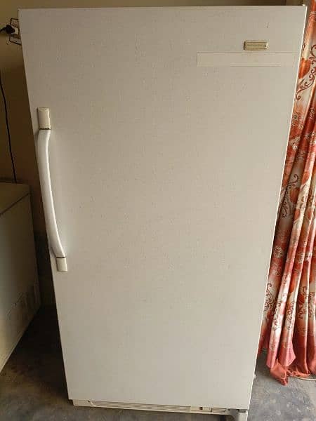 I am selling freezer out off contry usa model kelvinator good new 3