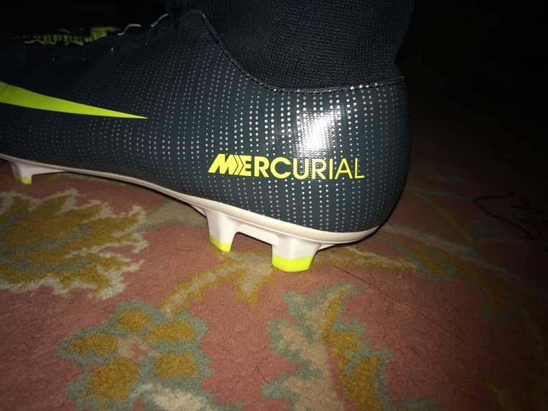 Mercurial superfly VCR7 chapter 3 Discovery 1