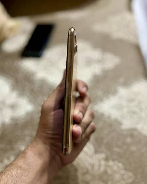 Iphone 11 pro max (64 GB) PTA Approved 1