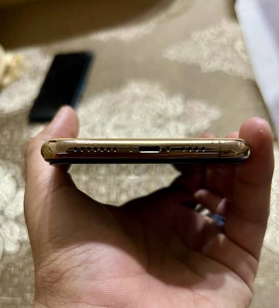 Iphone 11 pro max (64 GB) PTA Approved 2
