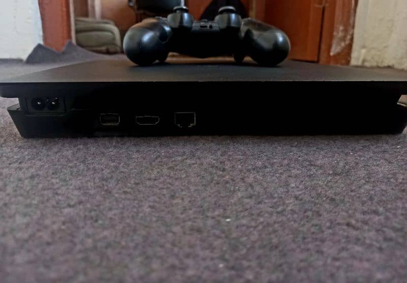 PlayStation 4 Slim Jailbreak 500GB with original Controller 2