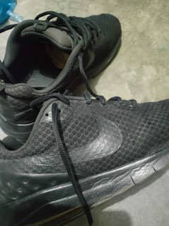 shoes (black Nike Runner)