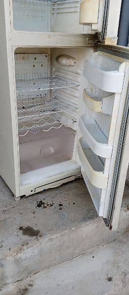 Midem Size Refrigerator ok candtion 4