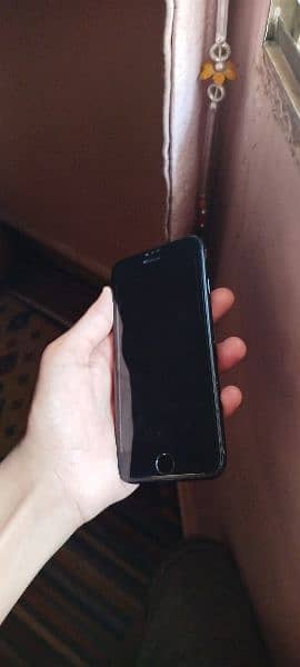 iPhone SE 2020 1