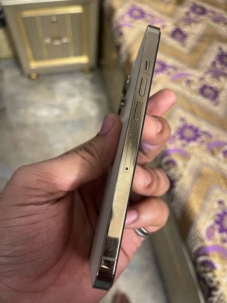 iphone 13 pro gold 128gb 10/10 condition jv not use in Pakistan 2