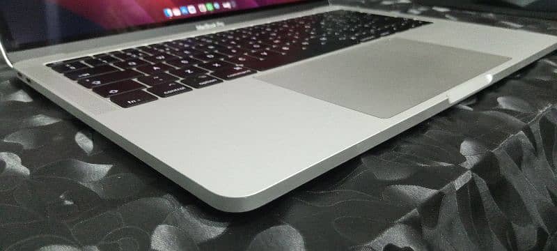 Macbook pro 2017 8GB-256GB 8