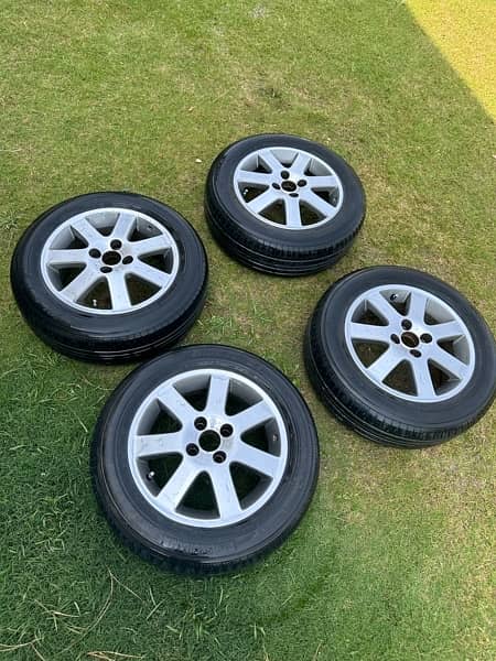 15 inche Honda ES rims with tyres 0