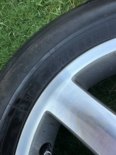 15 inche Honda ES rims with tyres 2