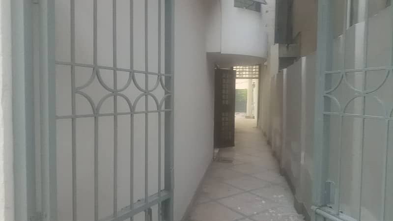 1 kanal beautiful house available for rent 21