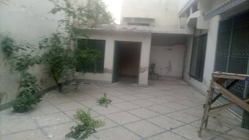 1 kanal beautiful house available for rent 22