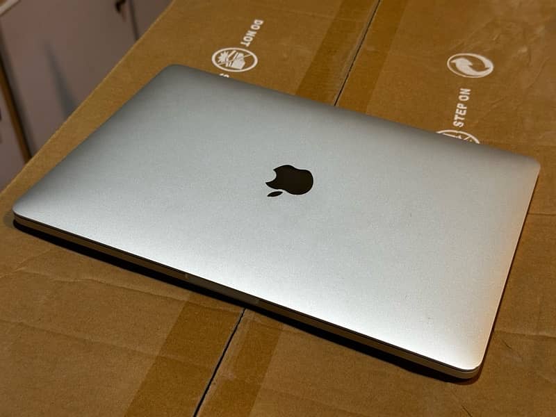2019 MacBook Pro ( CTO Version ) 1TB Storage 1