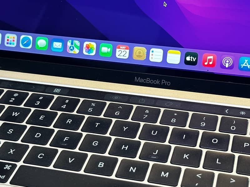 2019 MacBook Pro ( CTO Version ) 1TB Storage 7