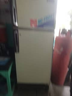 NATIONAL FULL FIZE REFRIGERATOR AVAILABLE FOR SALE.