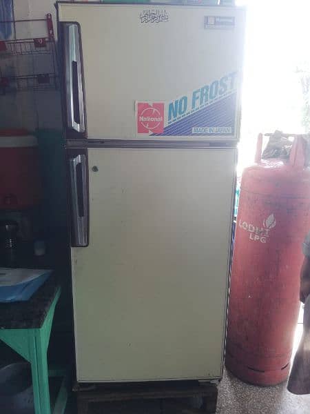 NATIONAL FULL FIZE REFRIGERATOR AVAILABLE FOR SALE. 3