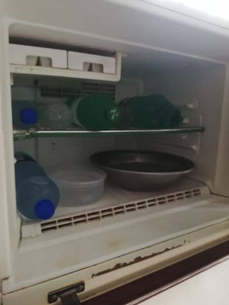 NATIONAL FULL FIZE REFRIGERATOR AVAILABLE FOR SALE. 12