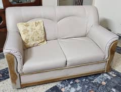 Eight seater sofa set in a very good condition.