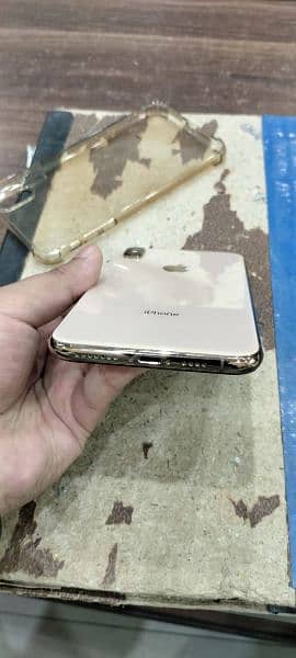 iphone xs max good condition PTA approved dual 64 GB Gold color 1