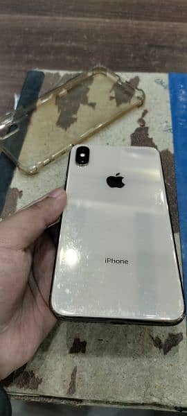 iphone xs max good condition PTA approved dual 64 GB Gold color 5