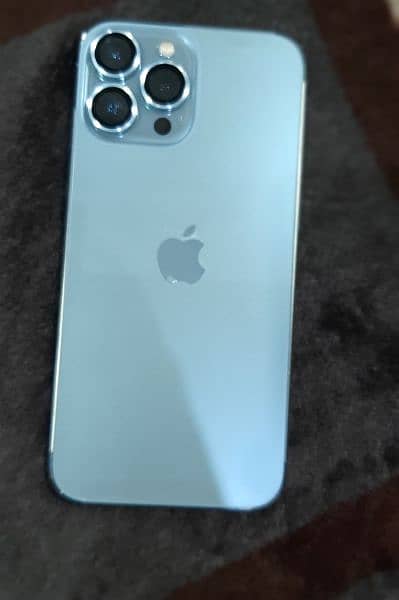 iPhone 13 Pro Max 1