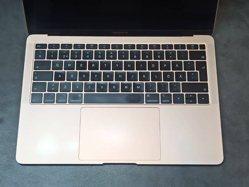 MacBook air 2018 | 8GB & 256 GB 3