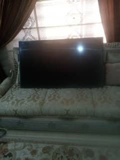 sony tv for sale everything else is fine only the screen is damaged