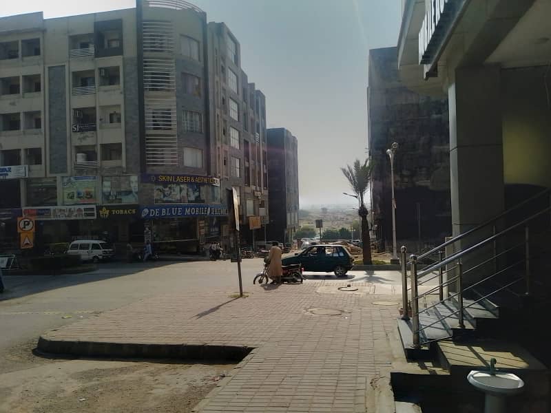 300 Sq-ft ground floor Shop for Rent in Bahria town hub Commercial 1