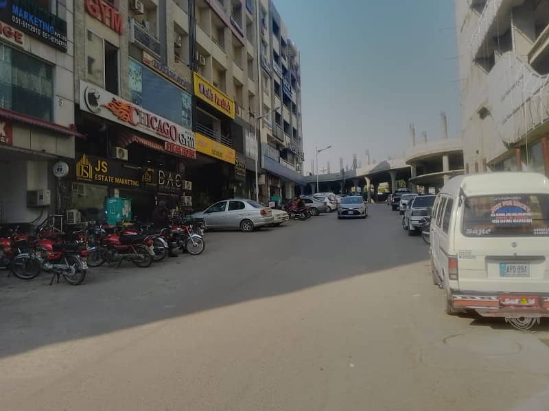 300 Sq-ft ground floor Shop for Rent in Bahria town hub Commercial 10