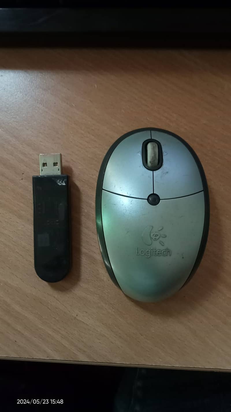 Wireless Mouse (Logitech C-BS35 & Lenovo L300) 3