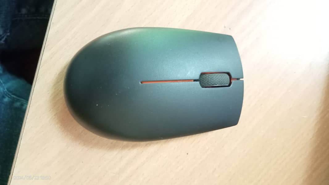 Wireless Mouse (Logitech C-BS35 & Lenovo L300) 8