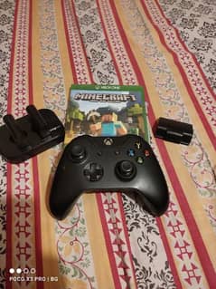 Xbox controller+ 2 rechargeable batteries +battery charging dock +game