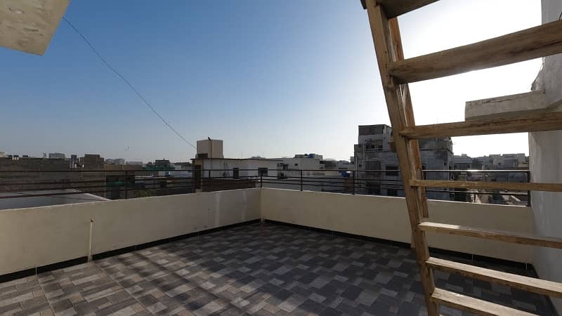 Prime Location 300 Square Yards Penthouse For Sale Is Available In PECHS Block 2 7