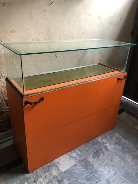 Mobile/Jewellery counter in Good Condition 5