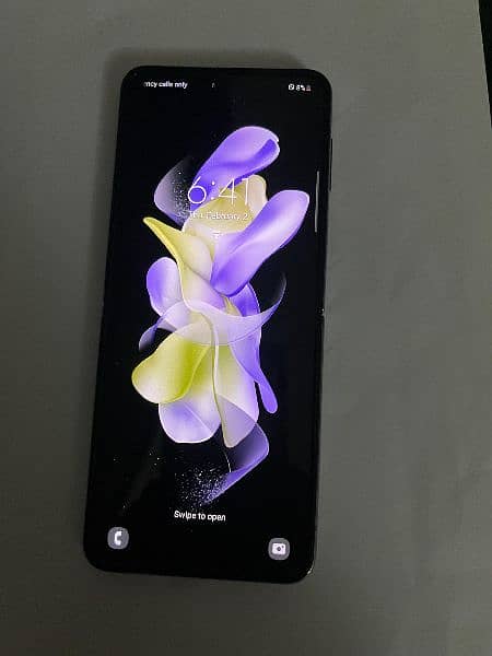 Samsung Galaxy Z flip 4 (8/128) Brand new 6