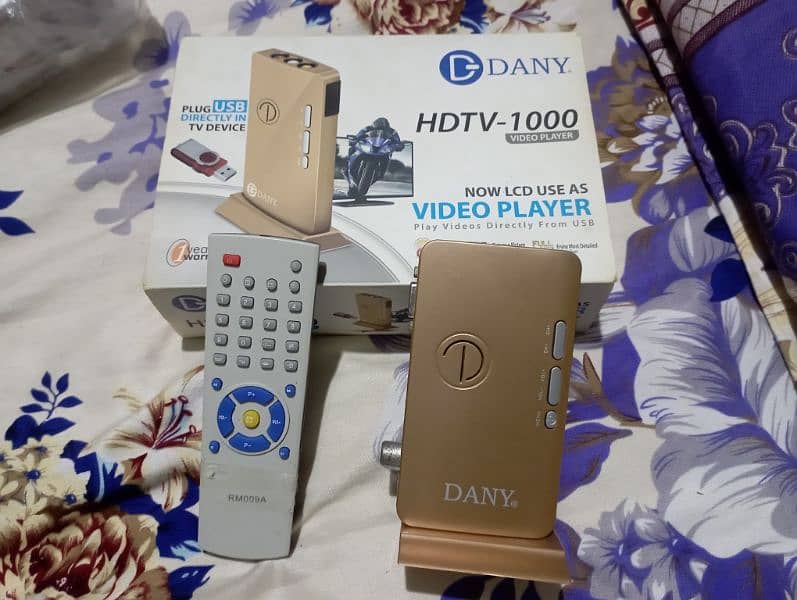 Dany TV Device with remote 1