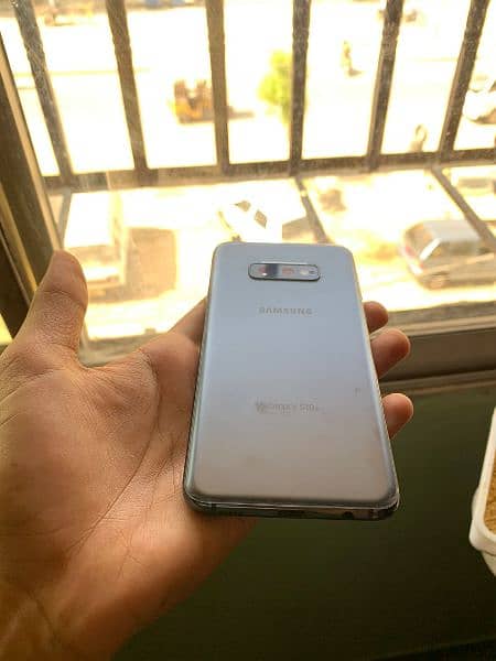 Samsung galaxy s10e 3