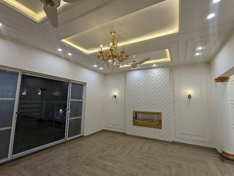 BRAND NEW VIP 1 KANAL Double Storey Double Unit Modern Stylish With Latest Accommodation Sami Commercial House Available For Sale In Main Boulevard Joher Town Lahore By Fast Property Services Lahore With Original Pics. 26