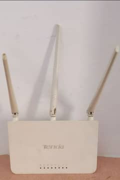 3 antenna Tenda wifi device / router