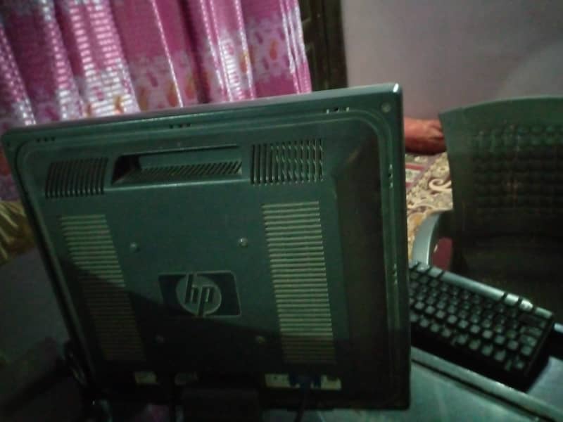 GAMINING PC AND LCD 4