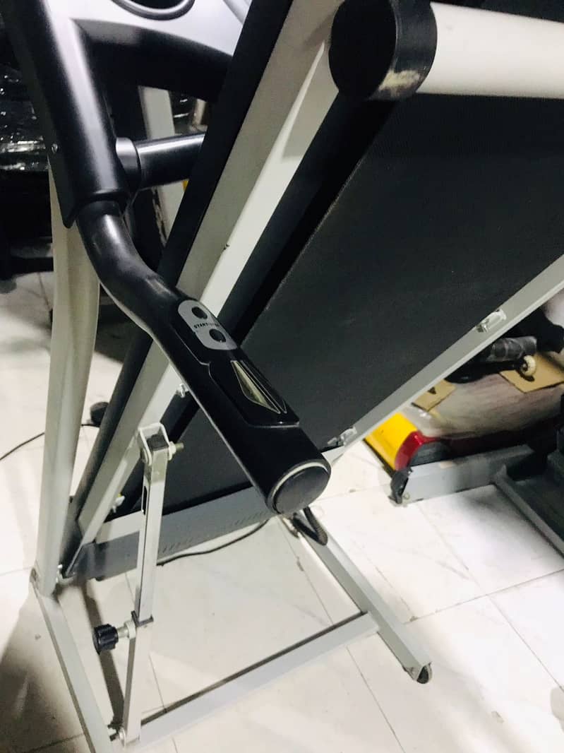 Treadmills/Running Machine/Electronic Treadmills 6