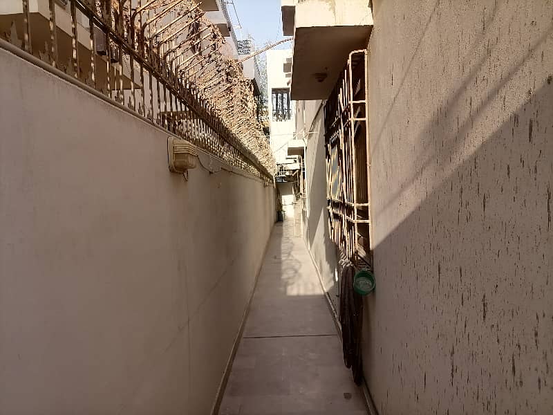 A 400 Square Yards House Located In Gulshan-E-Kaneez Fatima Block 2 Is Available For Sale 9