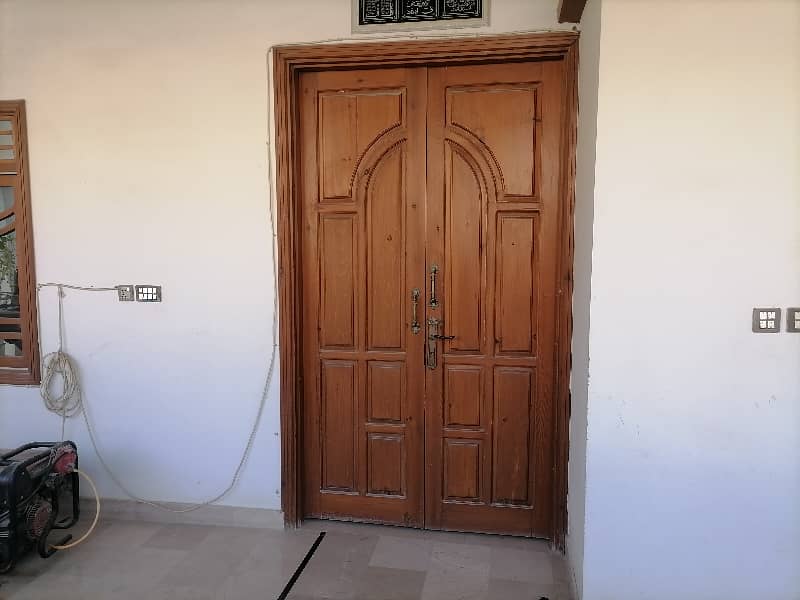 A 400 Square Yards House Located In Gulshan-E-Kaneez Fatima Block 2 Is Available For Sale 33