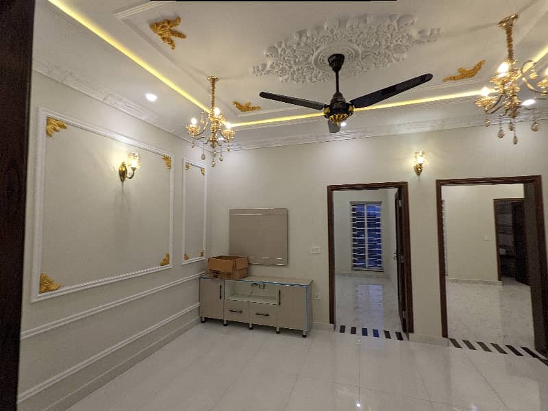 5 Marla house double storey Luxery leatest Spanish stylish available for sale in johertown lahore by fast property services real estate and builders with original pictures 3