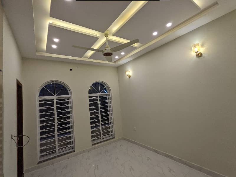 5 Marla house double storey Luxery leatest Spanish stylish available for sale in johertown lahore by fast property services real estate and builders with original pictures 4