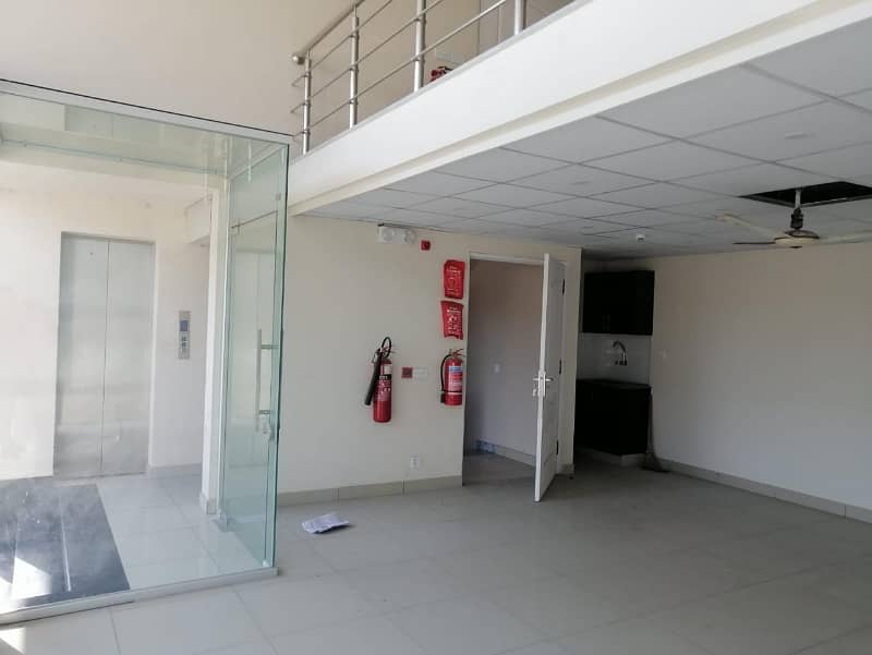 Perfect 4 Marla Building In DHA Phase 4 For rent 4
