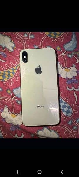 iPhone XS max gold colour 1