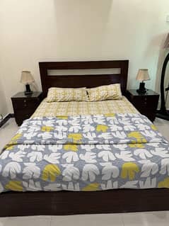 Queen size bed with mattress